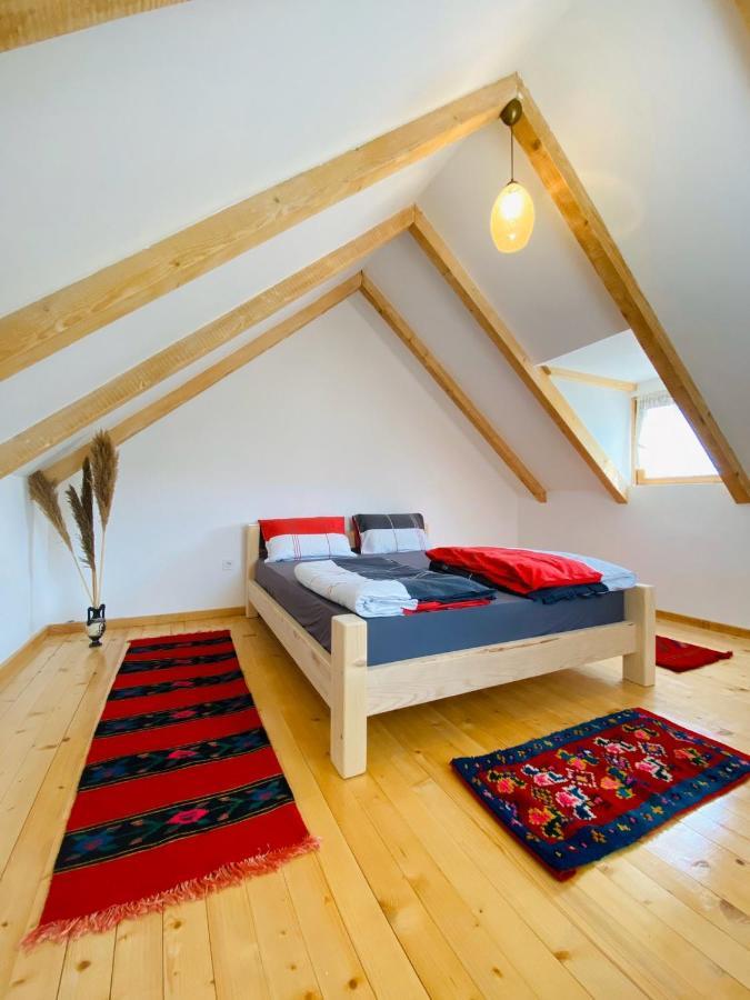 Balabani Local Stay Golubovci Εξωτερικό φωτογραφία