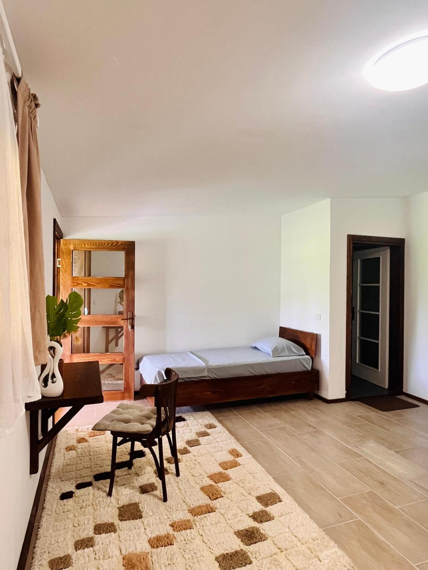 Balabani Local Stay Golubovci Εξωτερικό φωτογραφία