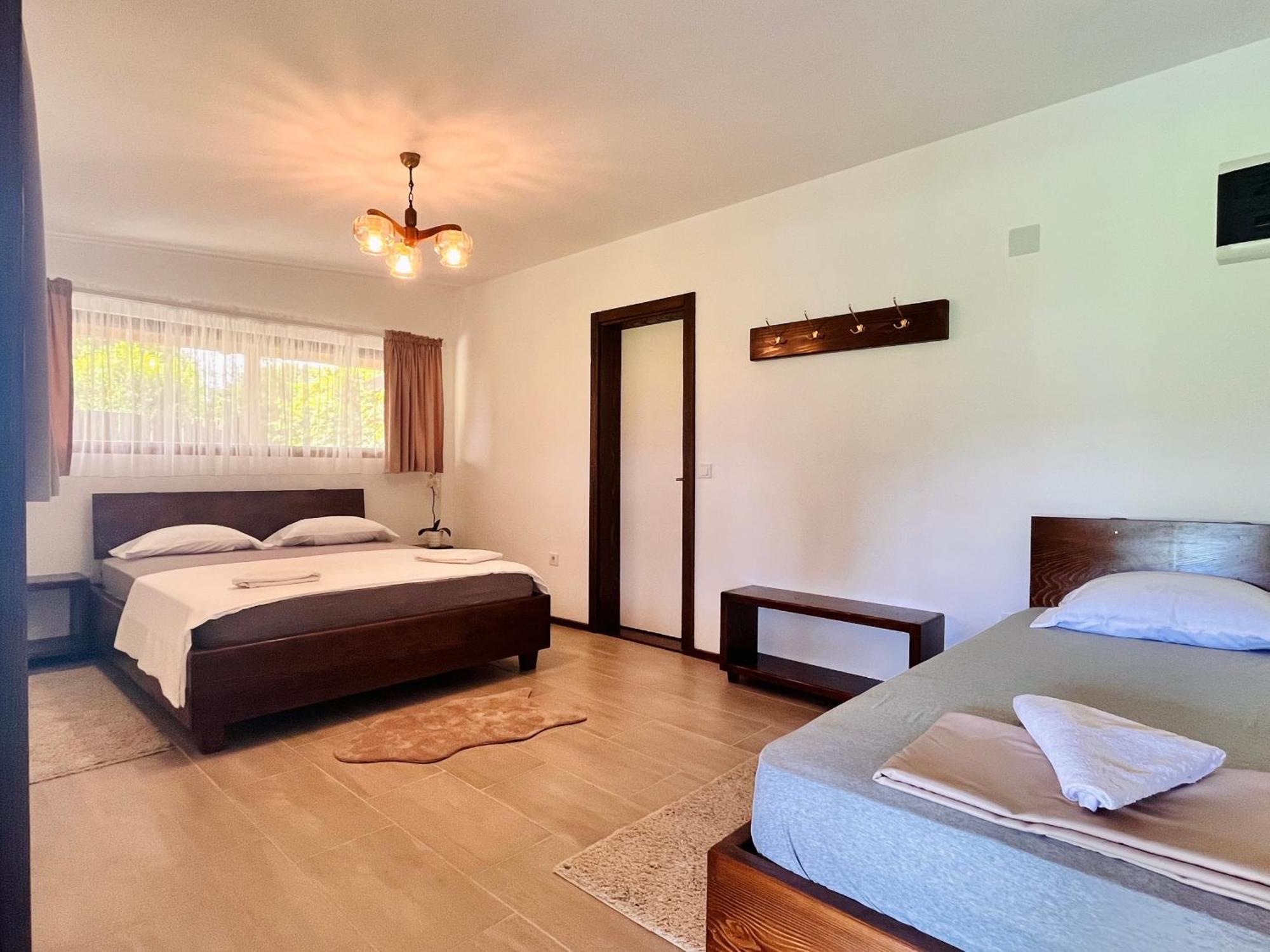 Balabani Local Stay Golubovci Εξωτερικό φωτογραφία