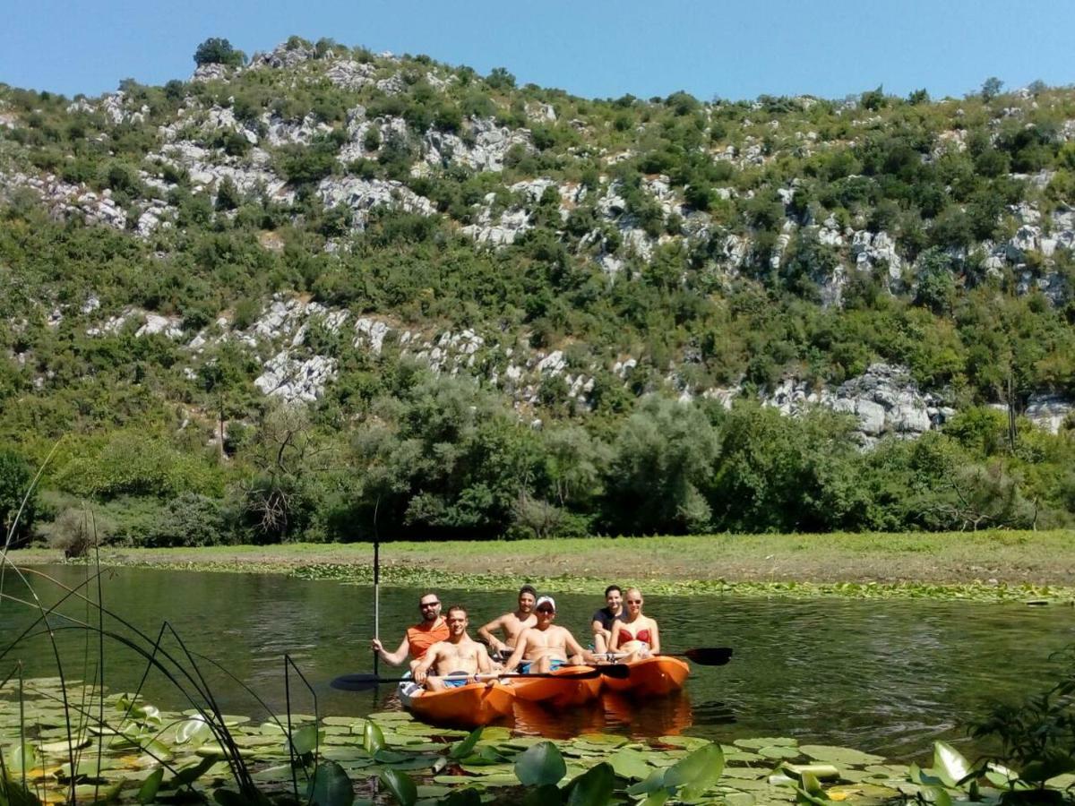 Balabani Local Stay Golubovci Εξωτερικό φωτογραφία