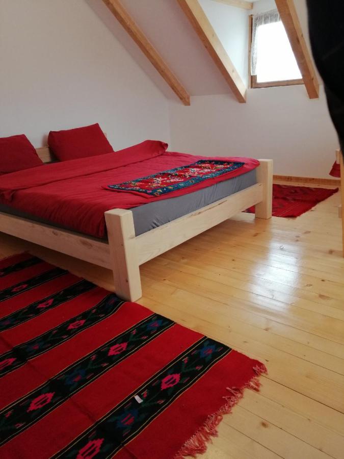 Balabani Local Stay Golubovci Εξωτερικό φωτογραφία